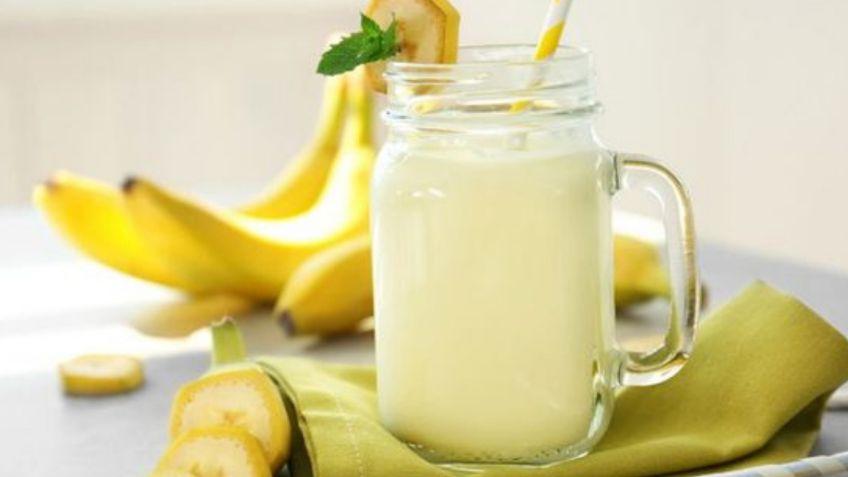 طريقة عمل عصير الموز باللبن من غير ما يسود