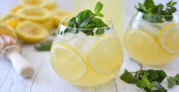 طريقة عمل عصير الليمون بالنعناع في الخلاط